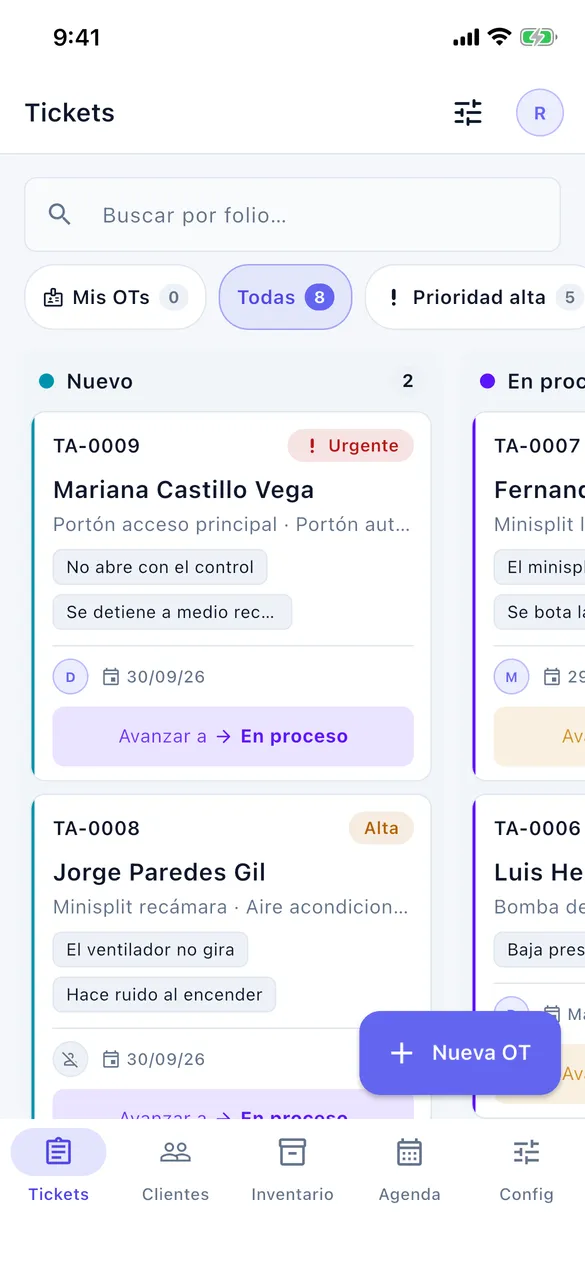 El tablero de OTs en la app: filtros Mis OTs, Todas y Prioridad alta, y tarjetas con folio, cliente, fallas y botón para avanzar